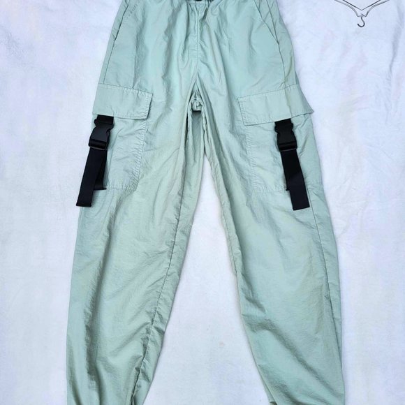 Forever 21 ⋆  Nylon Cargo Pants ~ - Picture 2 of 3